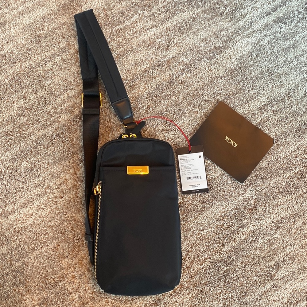 NWT, Tumi Maude Sling bag!